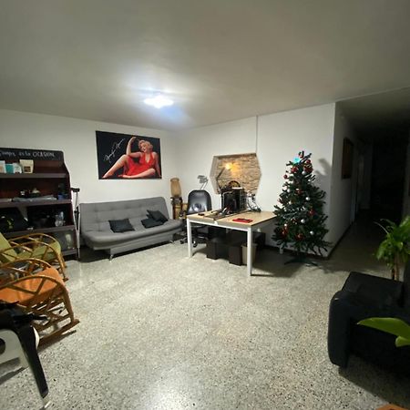 Hostel Kumho Alojamiento Medellín Dış mekan fotoğraf