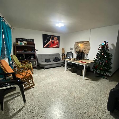 Hostel Kumho Alojamiento Medellín Dış mekan fotoğraf