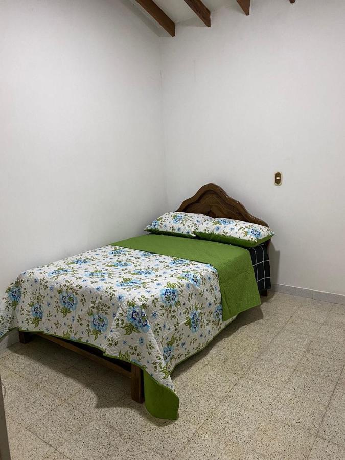 Hostel Kumho Alojamiento Medellín Dış mekan fotoğraf