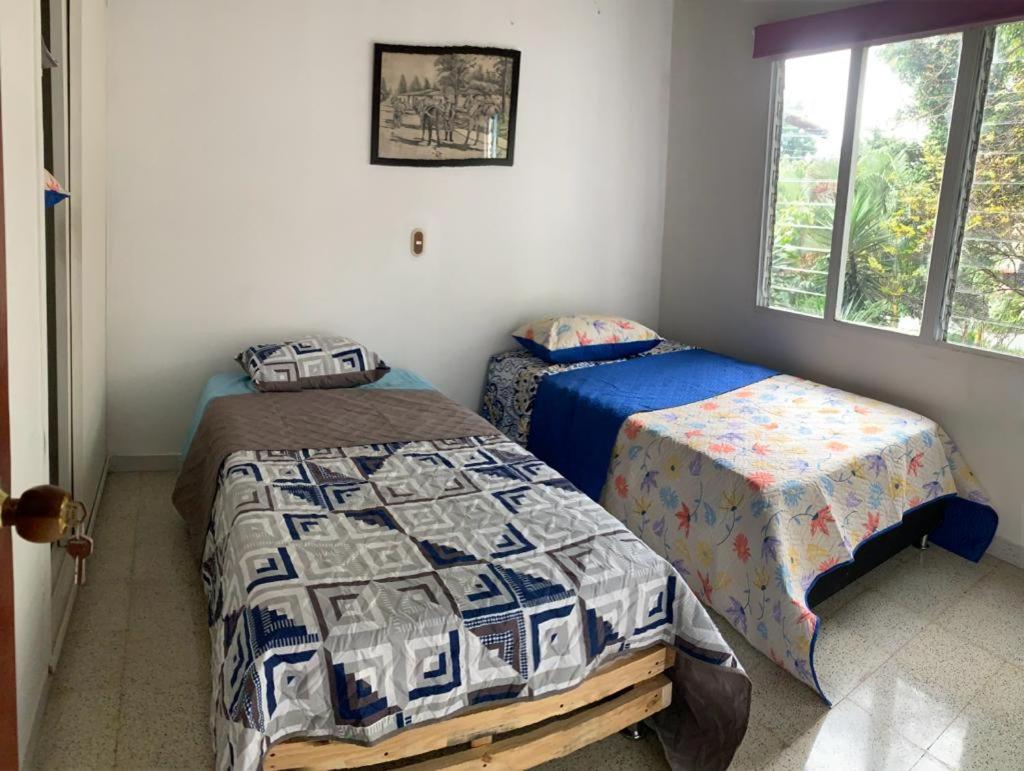 Hostel Kumho Alojamiento Medellín Dış mekan fotoğraf