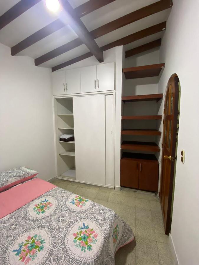 Hostel Kumho Alojamiento Medellín Dış mekan fotoğraf