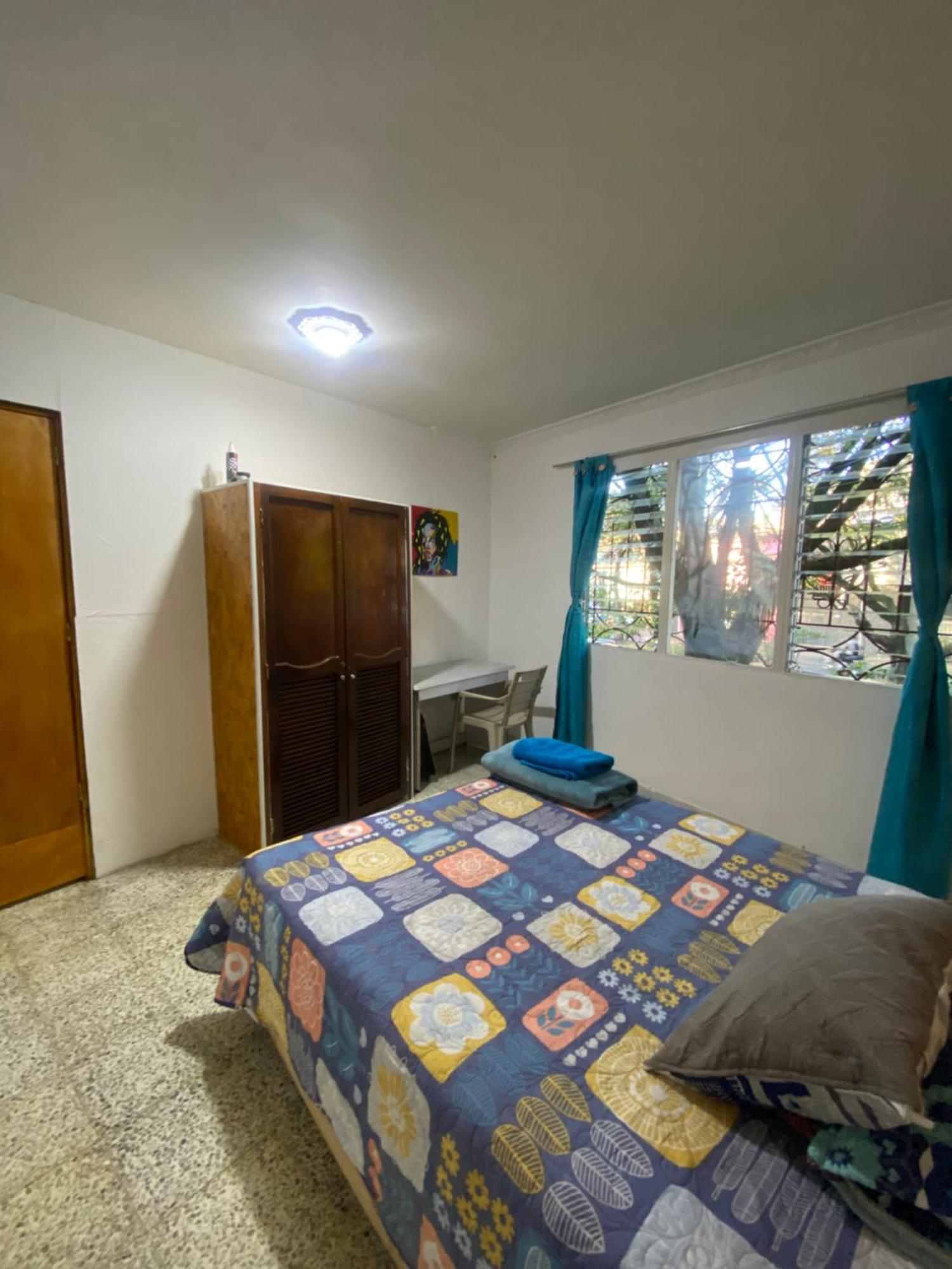 Hostel Kumho Alojamiento Medellín Dış mekan fotoğraf