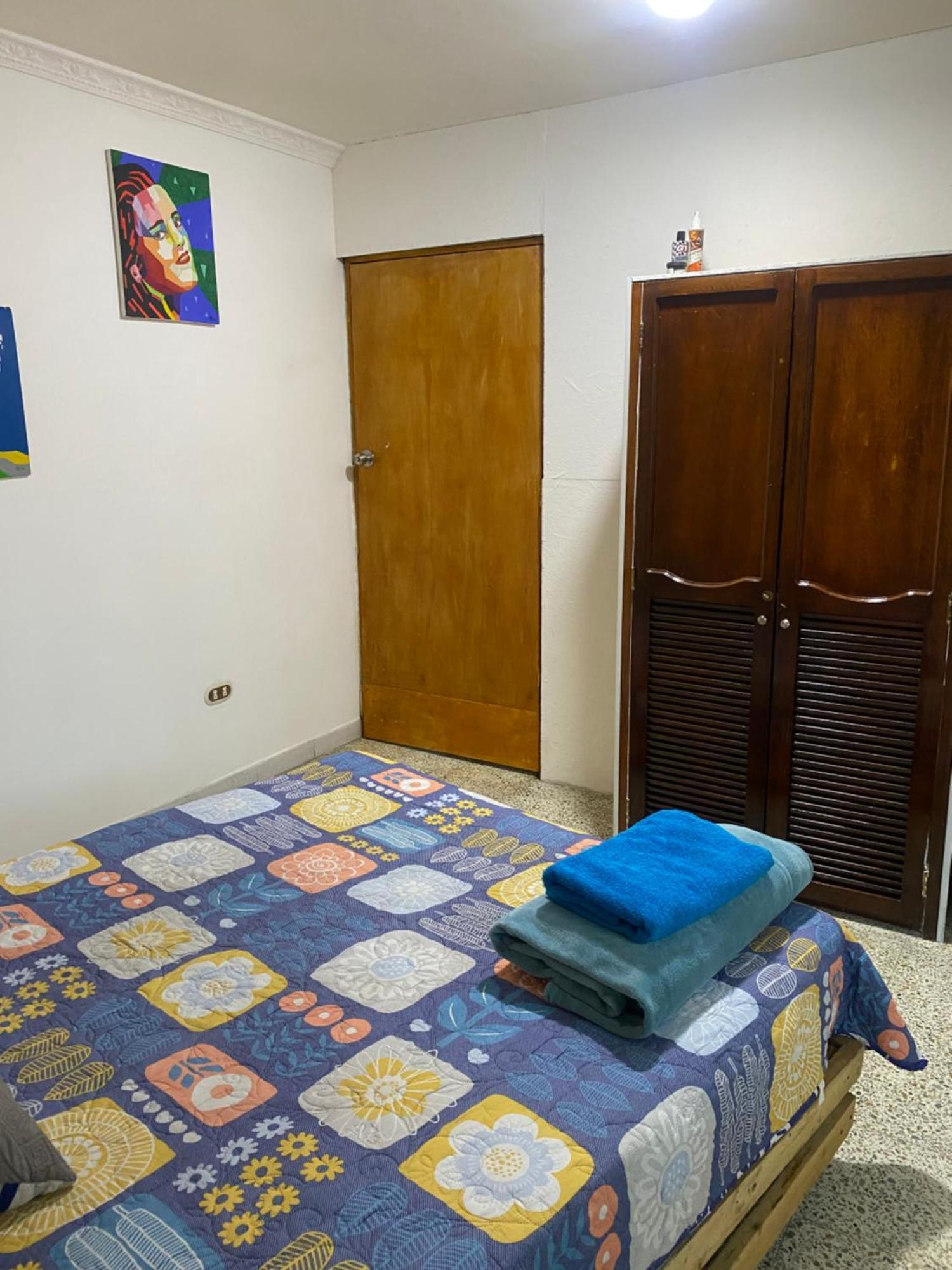 Hostel Kumho Alojamiento Medellín Dış mekan fotoğraf